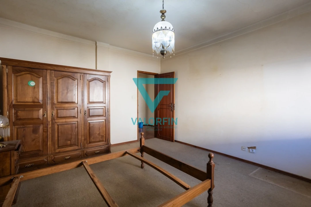 Moradia T4 para Venda em Vila Facaia Foto 13