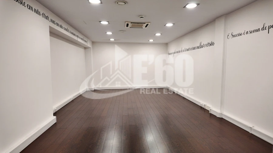 Loja para Arrendamento em Espinho Foto 5