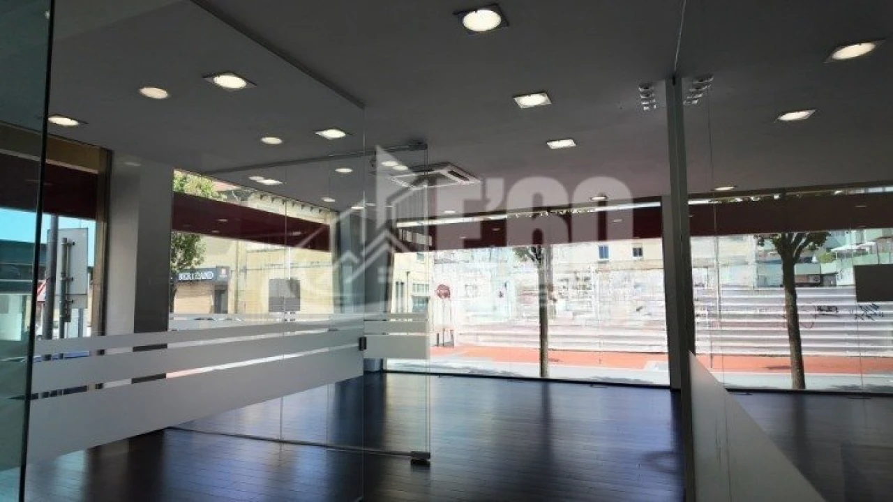 Loja para Arrendamento em Espinho Foto 1