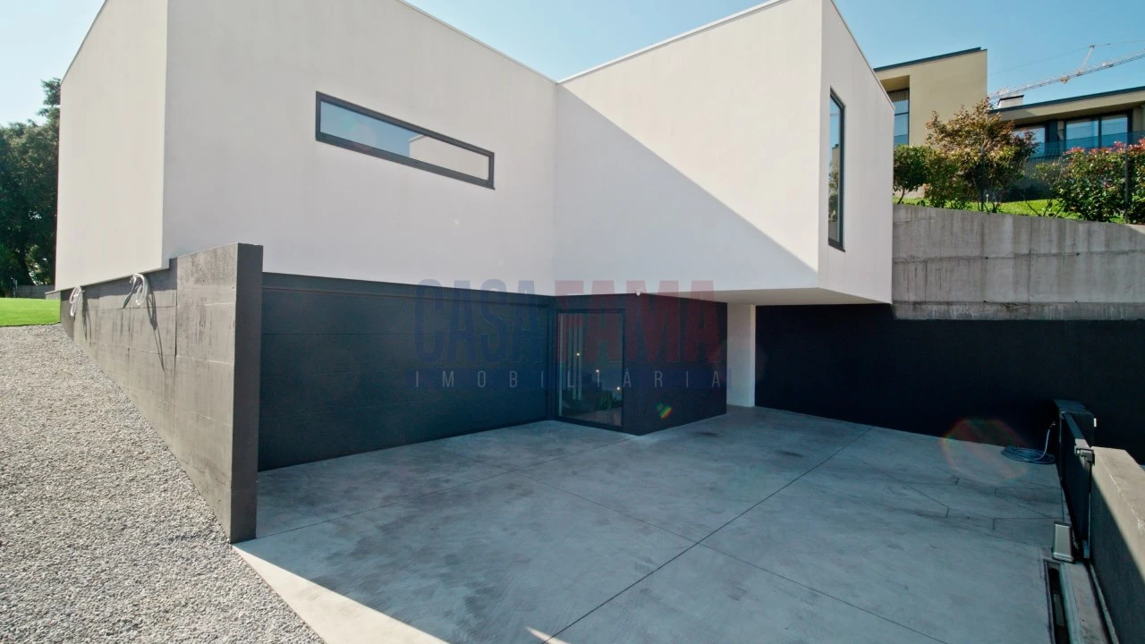 Moradia T3 para Venda em Brufe Foto 2