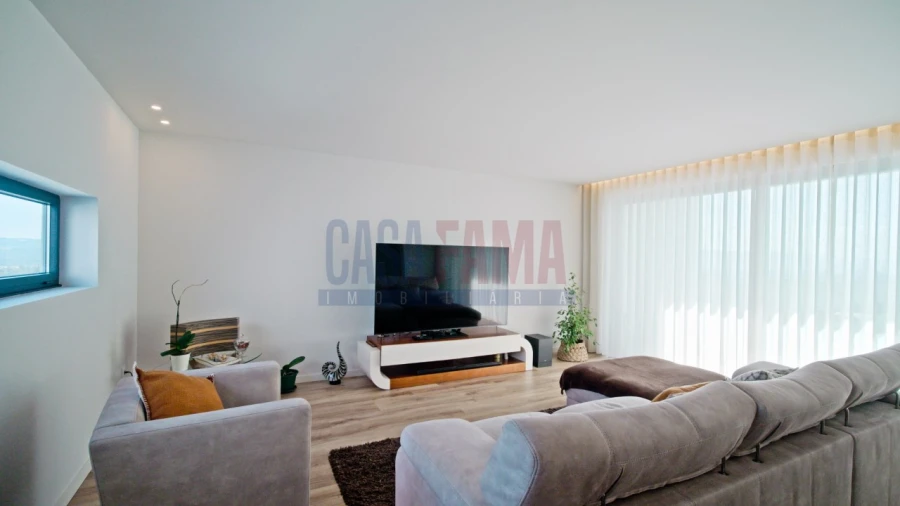 Moradia T3 para Venda em Brufe Foto 11