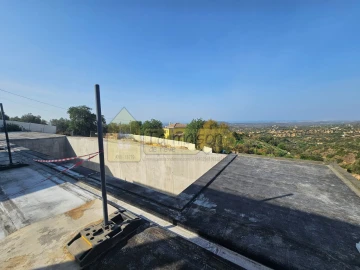 Moradia T3 para Venda em Loule (São Sebastião)