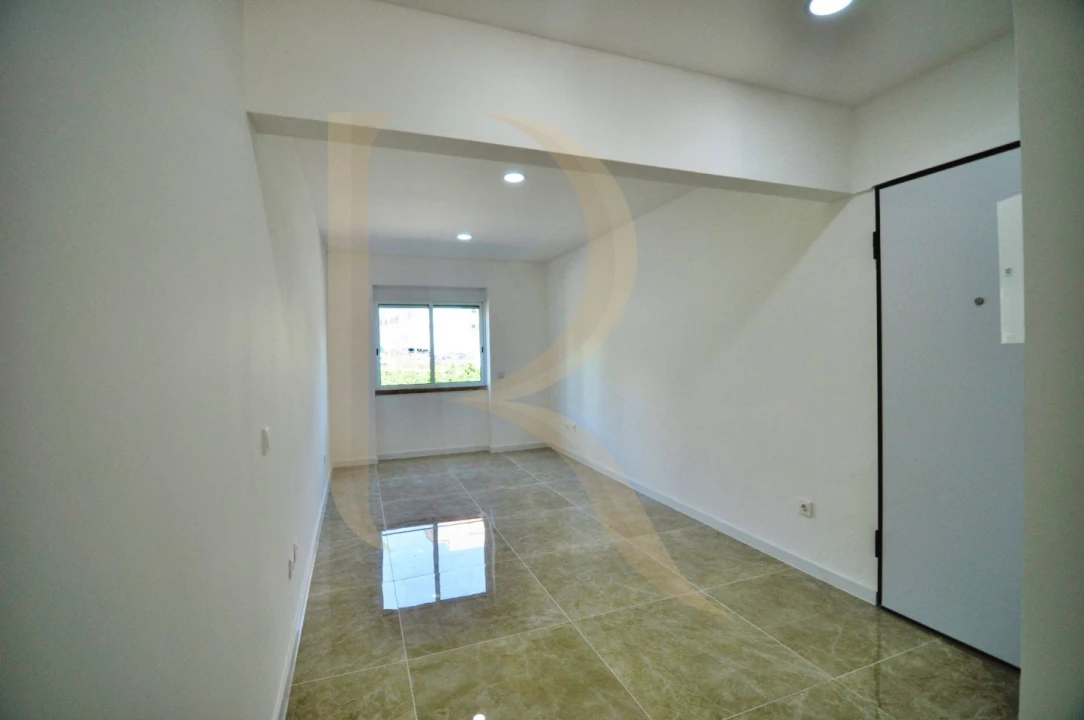 Apartamento T2 para Venda em Almada, Cova da Piedade, Pragal e Cacilhas Foto 1
