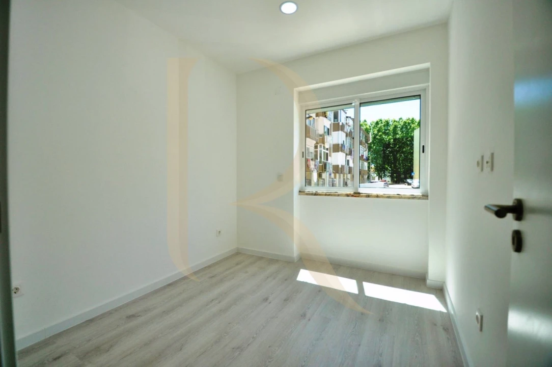 Apartamento T2 para Venda em Almada, Cova da Piedade, Pragal e Cacilhas Foto 9