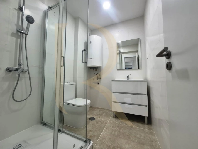 Apartamento T2 para Venda em Almada, Cova da Piedade, Pragal e Cacilhas Foto 8