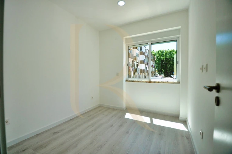 Apartamento T2 para Venda em Almada, Cova da Piedade, Pragal e Cacilhas Foto 9