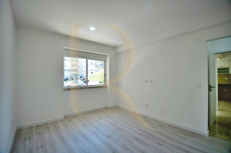 Apartamento T2 para Venda em Almada, Cova da Piedade, Pragal e Cacilhas Foto 13