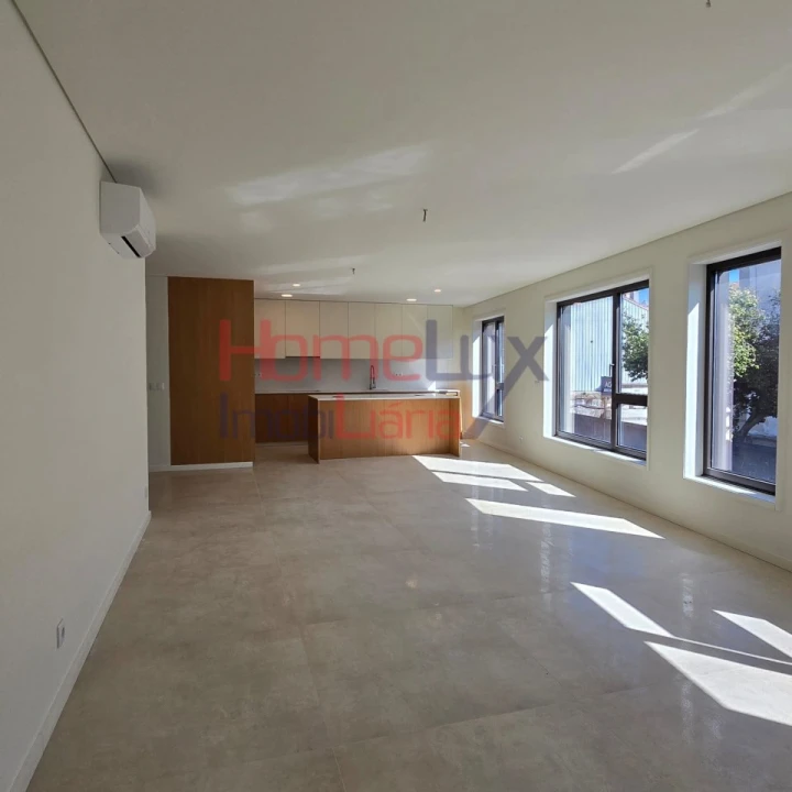 Apartamento T3 para Venda em Cedofeita, Santo Ildefonso, Sé, Miragaia, São Nicolau e Vitória Foto 17