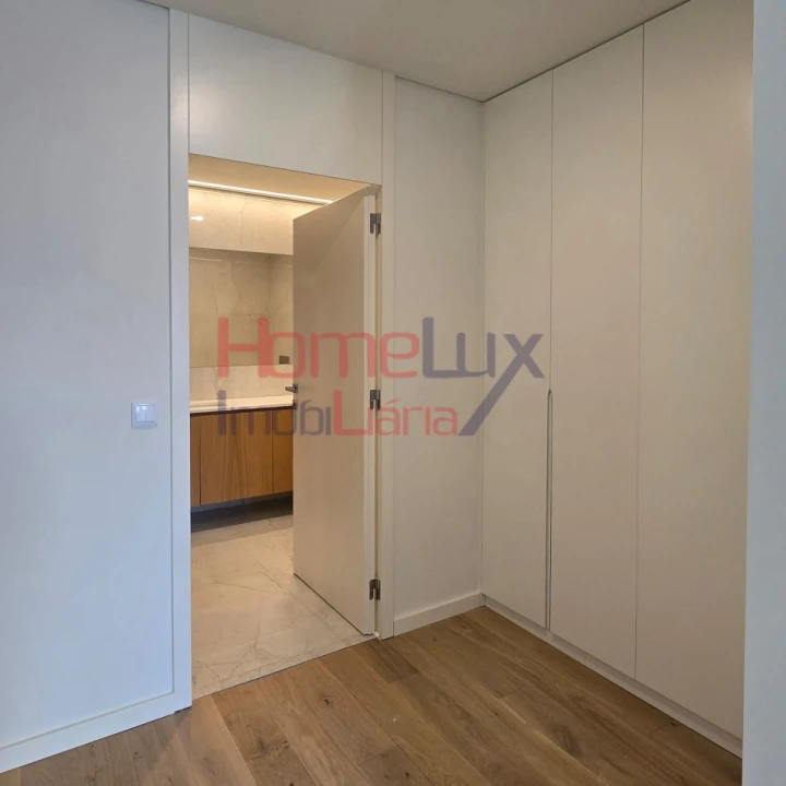 Apartamento T3 para Venda em Cedofeita, Santo Ildefonso, Sé, Miragaia, São Nicolau e Vitória Foto 33