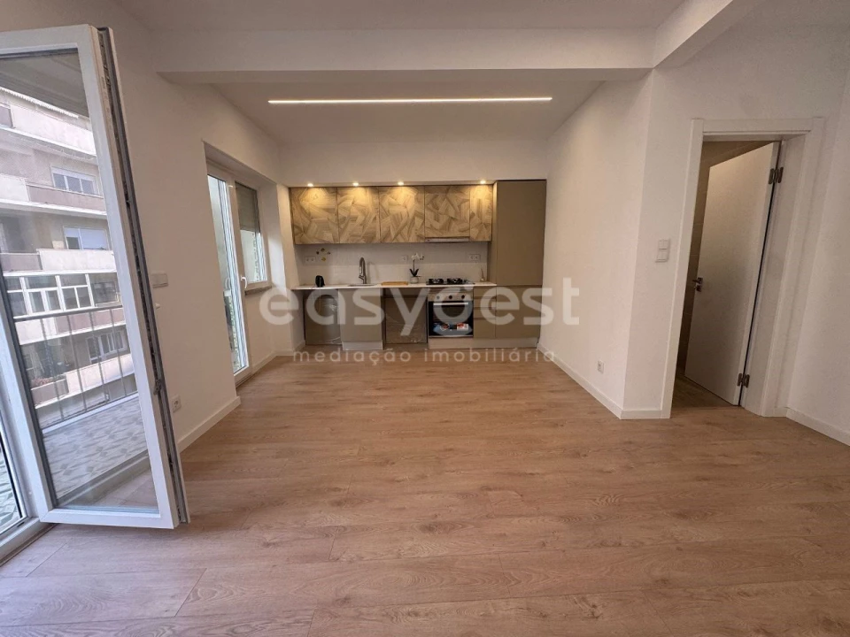 Apartamento T2 para Venda em Almada, Cova da Piedade, Pragal e Cacilhas Foto 3