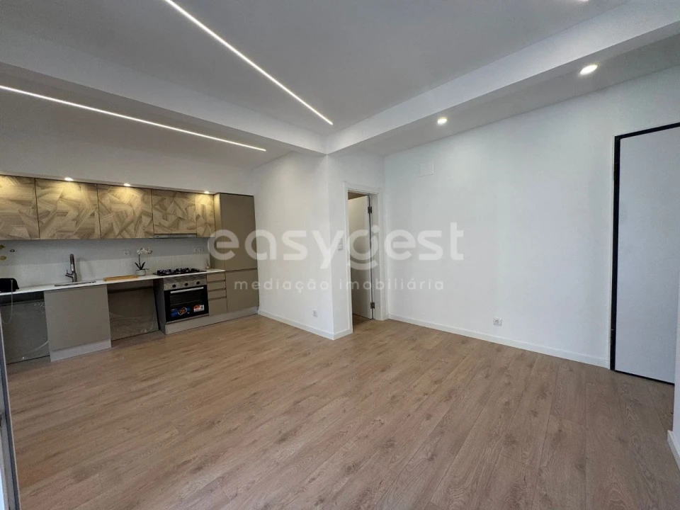 Apartamento T2 para Venda em Almada, Cova da Piedade, Pragal e Cacilhas Foto 10
