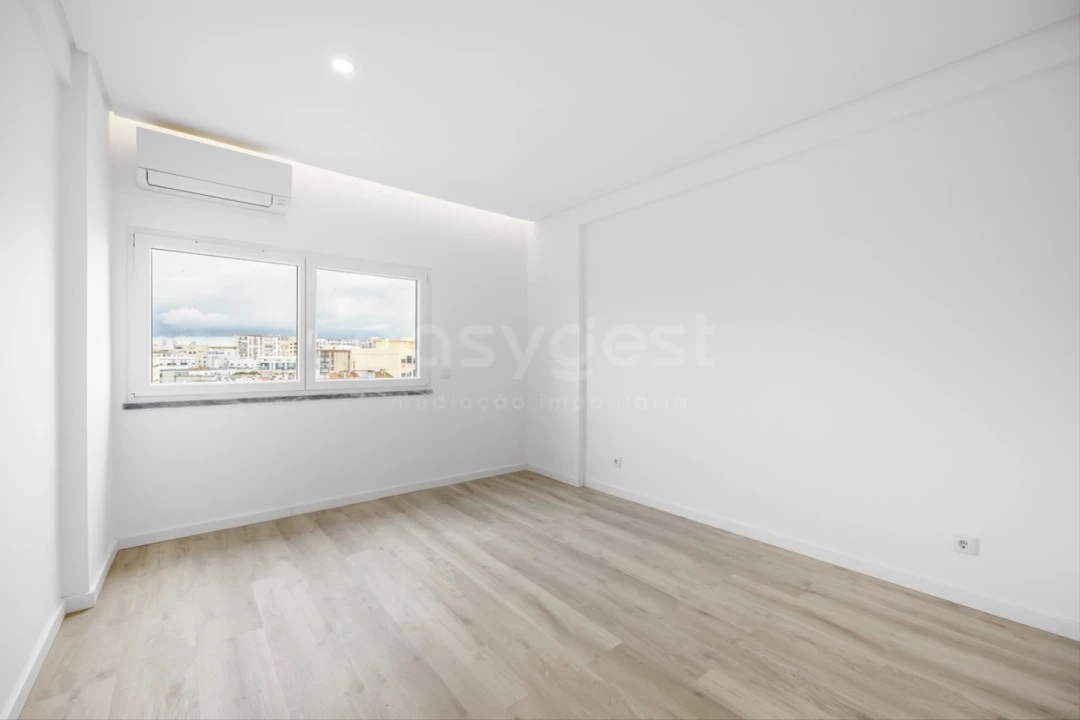 Apartamento T3 para Venda em União das Freguesias de Setúbal Foto 9