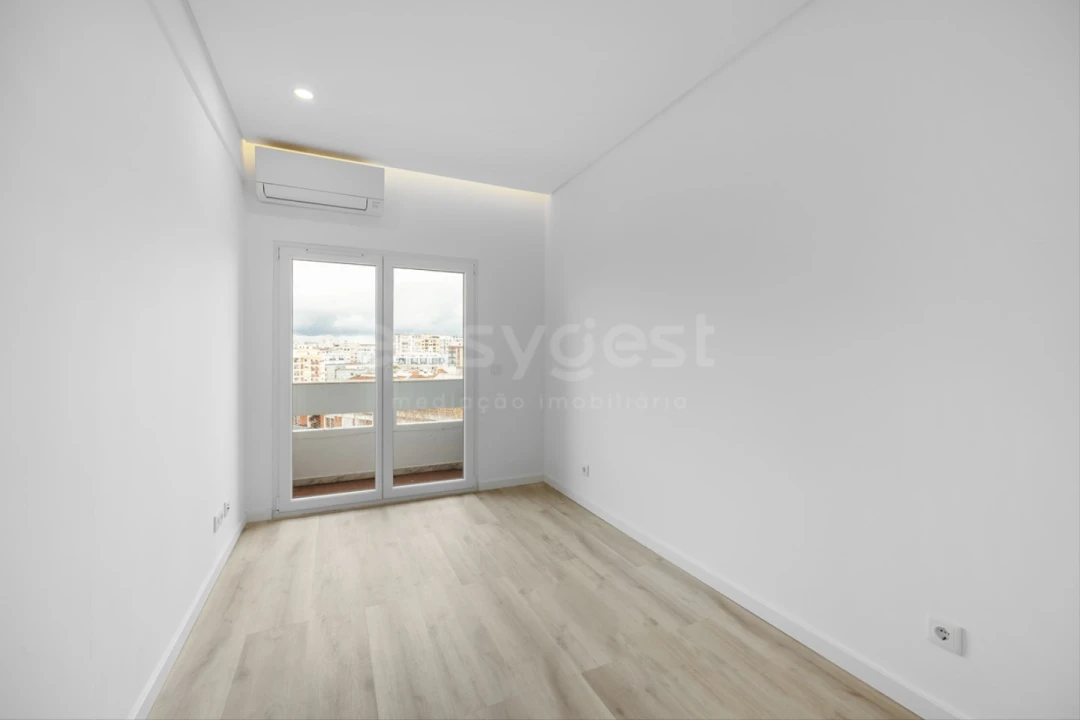 Apartamento T3 para Venda em União das Freguesias de Setúbal Foto 12