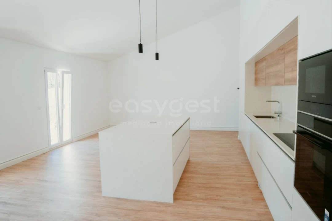 Moradia T3 para Venda em Almargem do Bispo, Pêro Pinheiro e Montelavar Foto 3