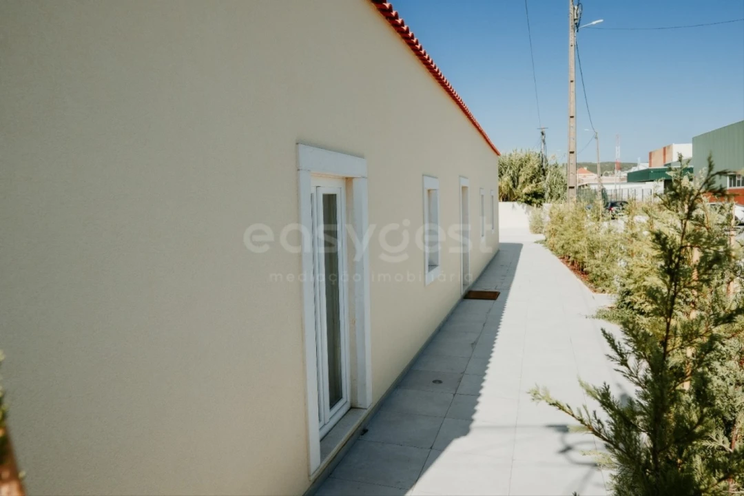 Moradia T3 para Venda em Almargem do Bispo, Pêro Pinheiro e Montelavar Foto 5