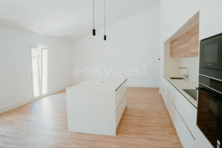 Moradia T3 para Venda em Almargem do Bispo, Pêro Pinheiro e Montelavar Foto 3