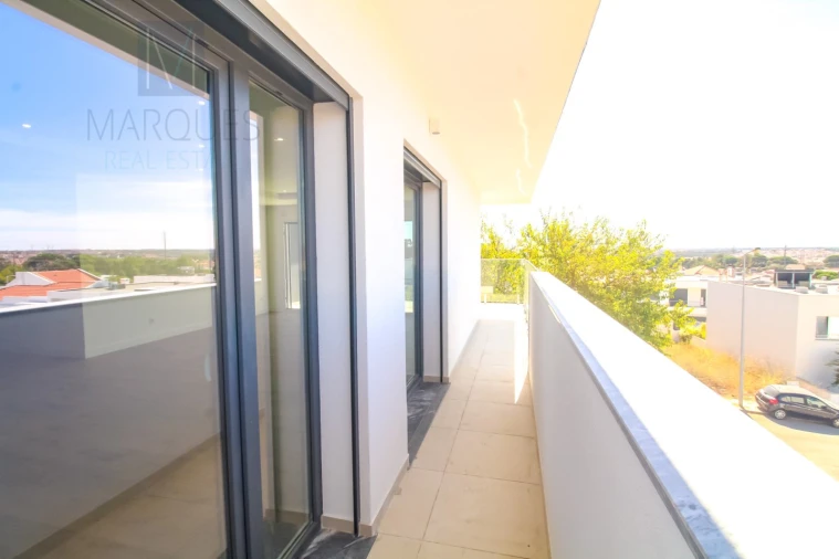 Apartamento T3 para Venda em Laranjeiro e Feijó Foto 4