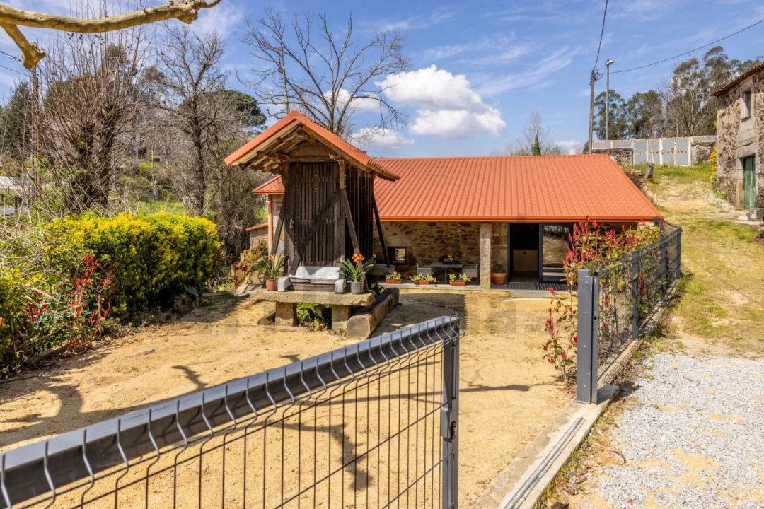 Quinta T4 para Venda em Moure Foto 40