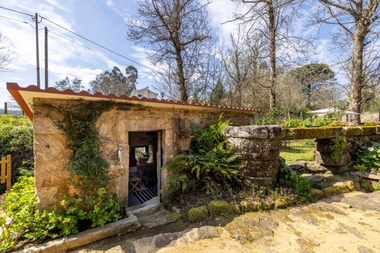 Quinta T4 para Venda em Moure Foto 28