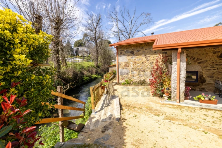 Quinta T4 para Venda em Moure Foto 35