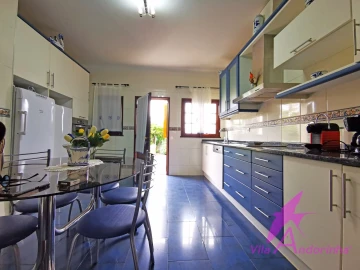 Moradia T5 para Venda em Santa Maria Maior e Monserrate e Meadela