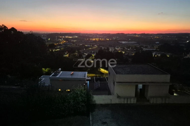 Moradia T4 para Venda em Folgosa Foto 59