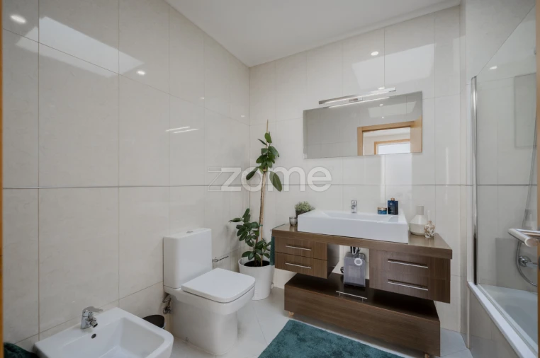 Moradia T4 para Venda em Folgosa Foto 26