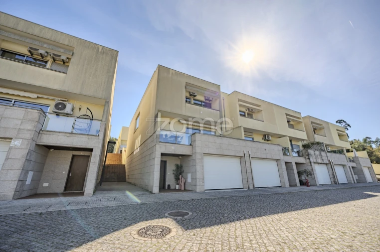 Moradia T4 para Venda em Folgosa Foto 52