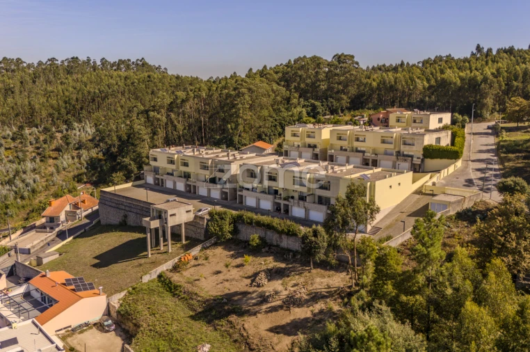 Moradia T4 para Venda em Folgosa Foto 54