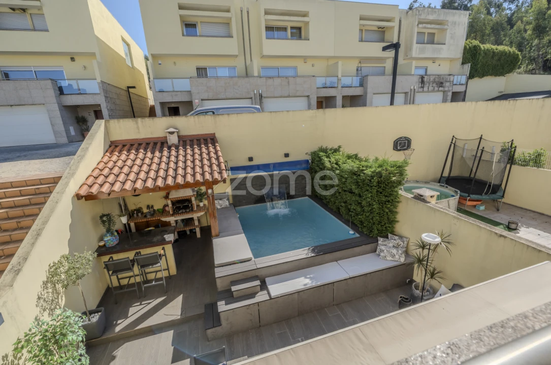 Moradia T4 para Venda em Folgosa Foto 43