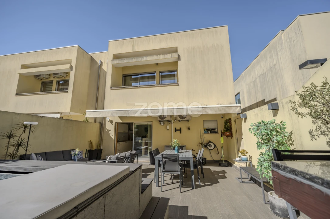 Moradia T4 para Venda em Folgosa Foto 51