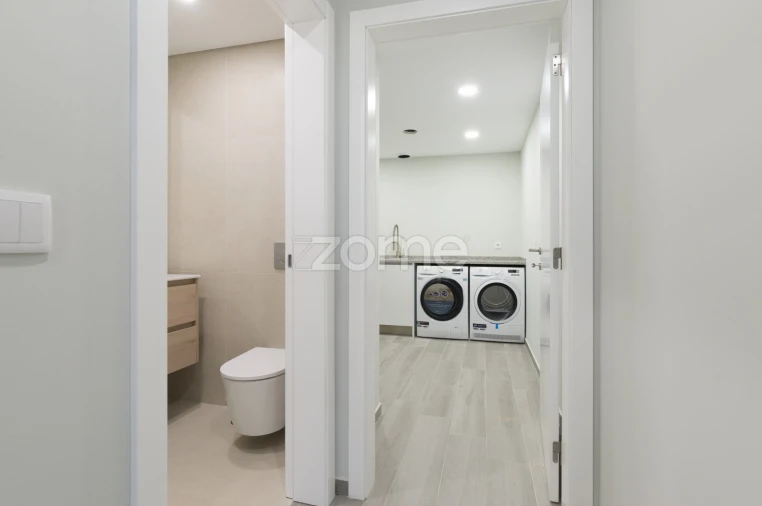 Moradia T4 para Venda em Barcarena Foto 40