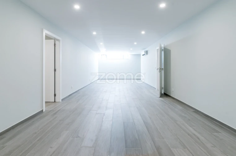 Moradia T4 para Venda em Barcarena Foto 35