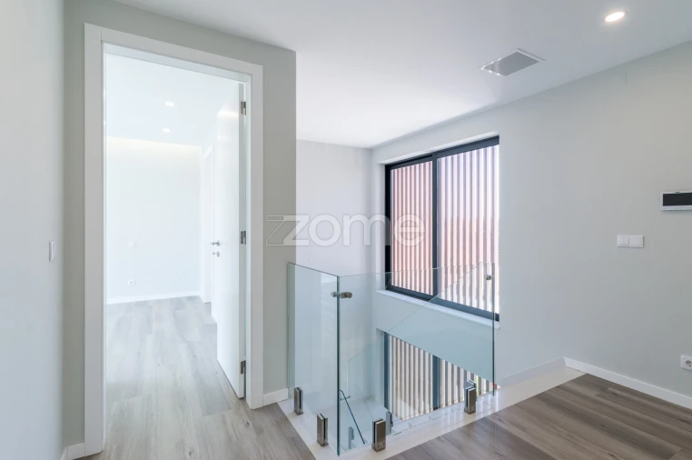 Moradia T4 para Venda em Barcarena Foto 20