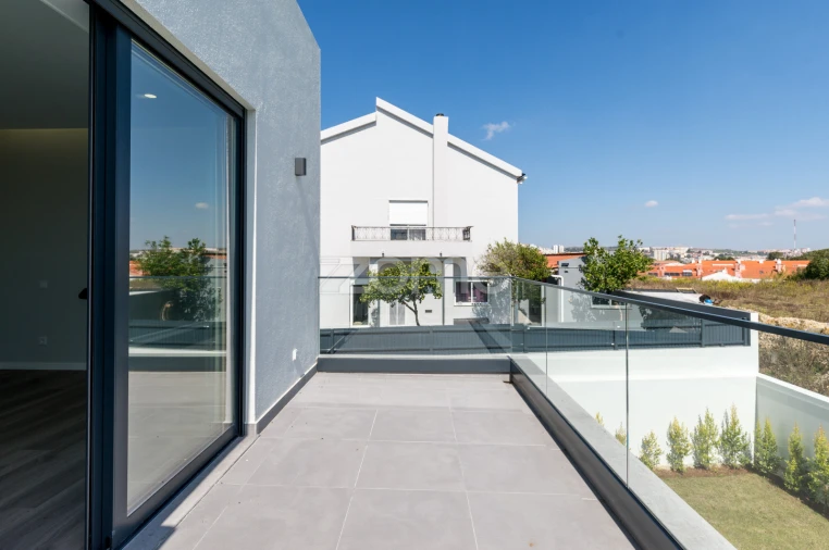 Moradia T4 para Venda em Barcarena Foto 33