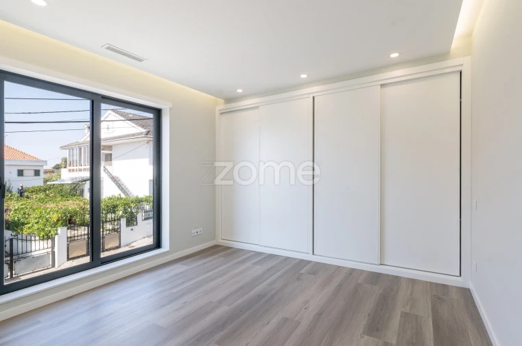 Moradia T4 para Venda em Barcarena Foto 26