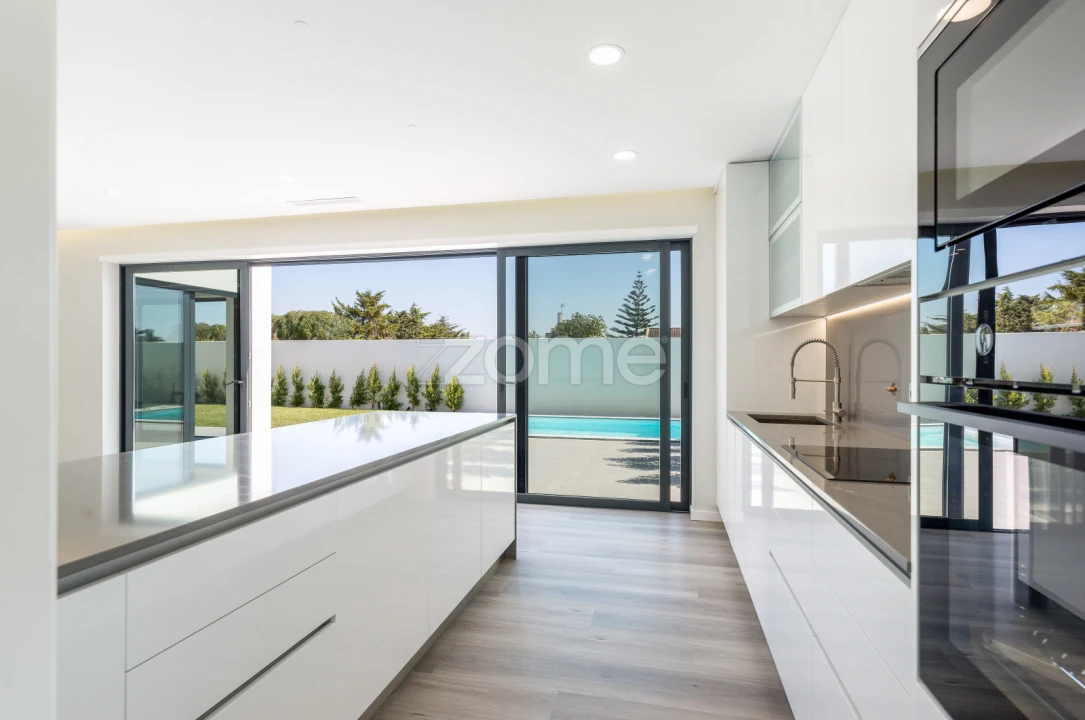 Moradia T4 para Venda em Barcarena Foto 13