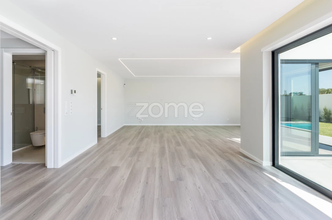 Moradia T4 para Venda em Barcarena Foto 6