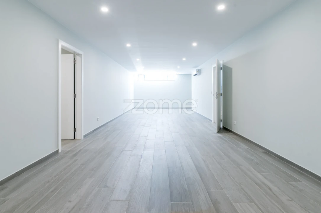 Moradia T4 para Venda em Barcarena Foto 35