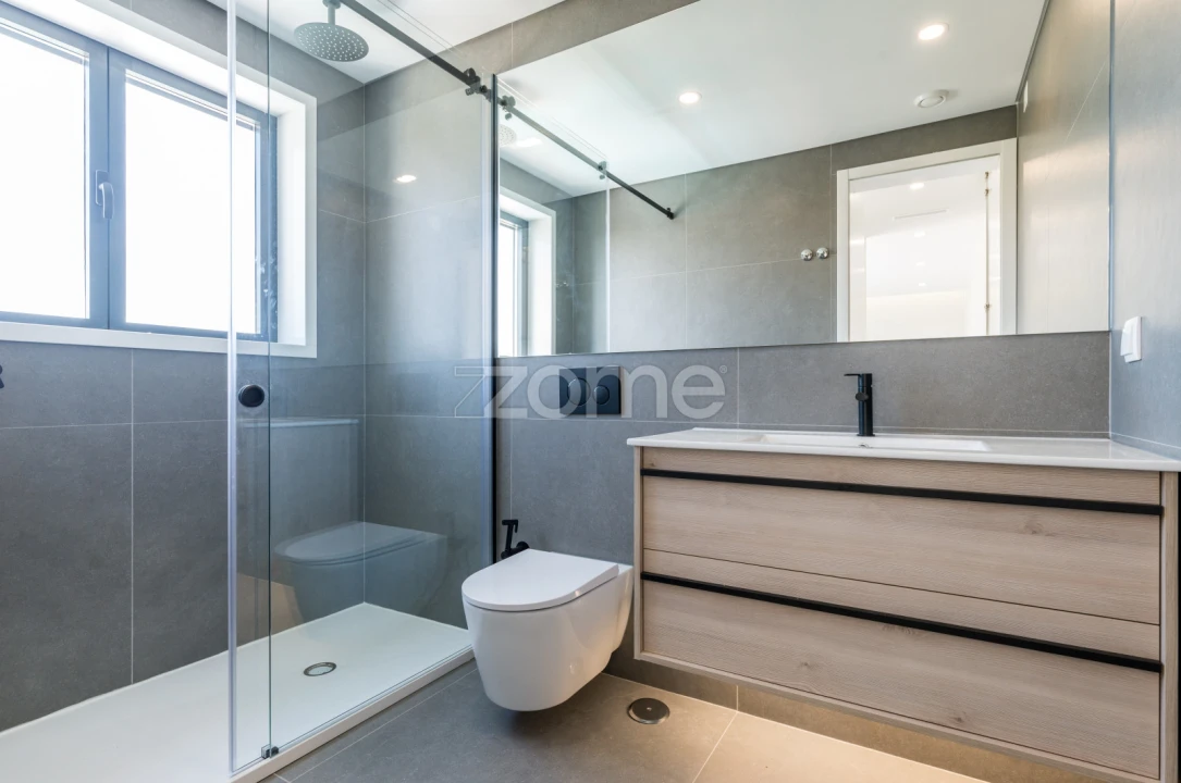 Moradia T4 para Venda em Barcarena Foto 27