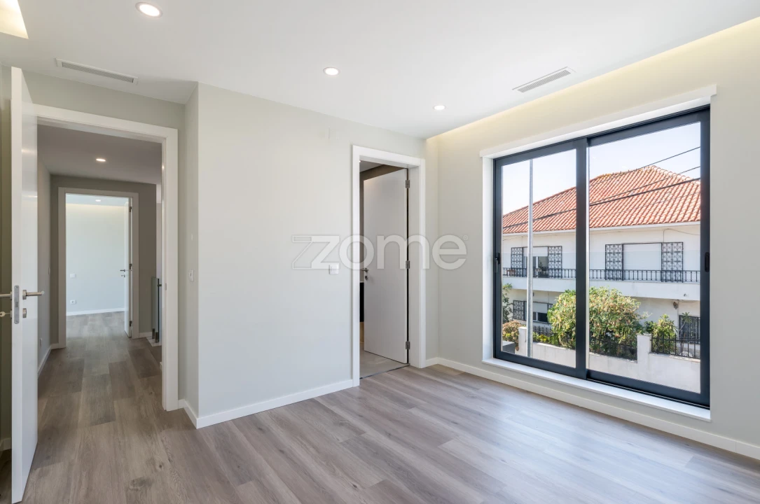 Moradia T4 para Venda em Barcarena Foto 28