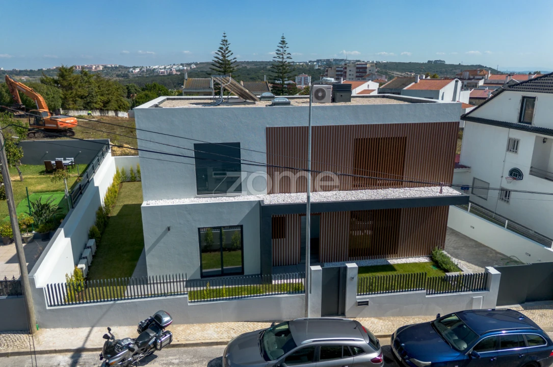 Moradia T4 para Venda em Barcarena Foto 50