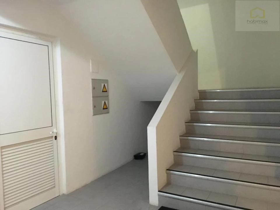 Apartamento T2 para Venda em Fajã de Baixo Foto 24