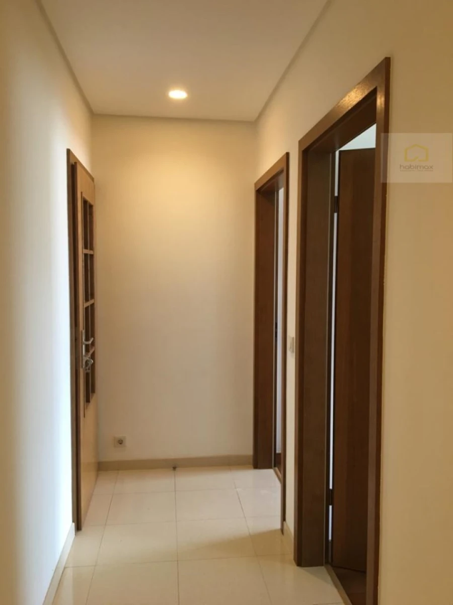 Apartamento T2 para Venda em Fajã de Baixo Foto 8