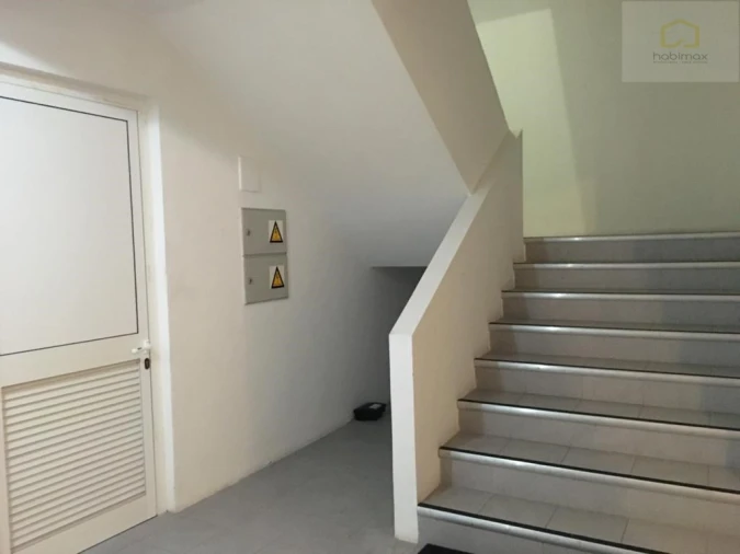 Apartamento T2 para Venda em Fajã de Baixo Foto 24