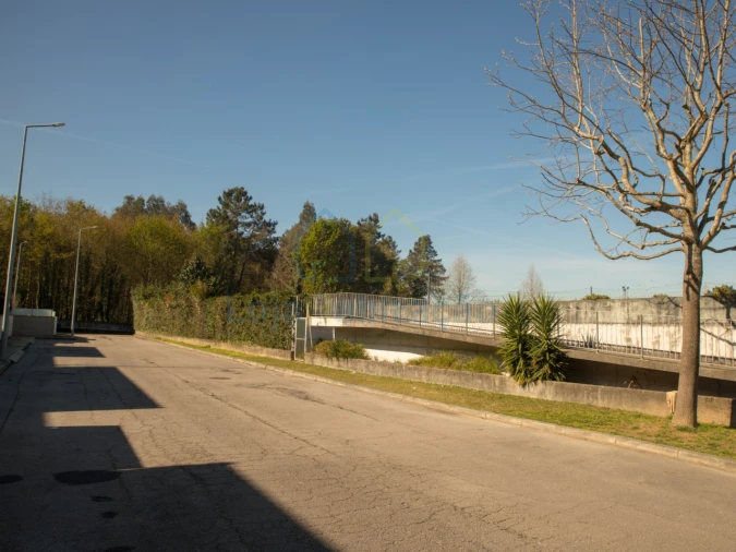 Terreno Comércio / Armazém para Venda em Merelim (São Paio), Panoias e Parada de Tibães Foto 22