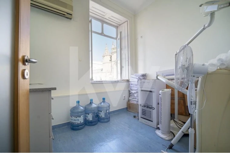 Apartamento T12 para Venda em Sé Nova, Santa Cruz, Almedina e São Bartolomeu Foto 11