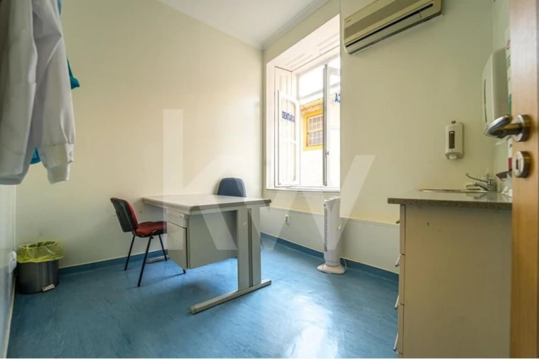 Apartamento T12 para Venda em Sé Nova, Santa Cruz, Almedina e São Bartolomeu Foto 13