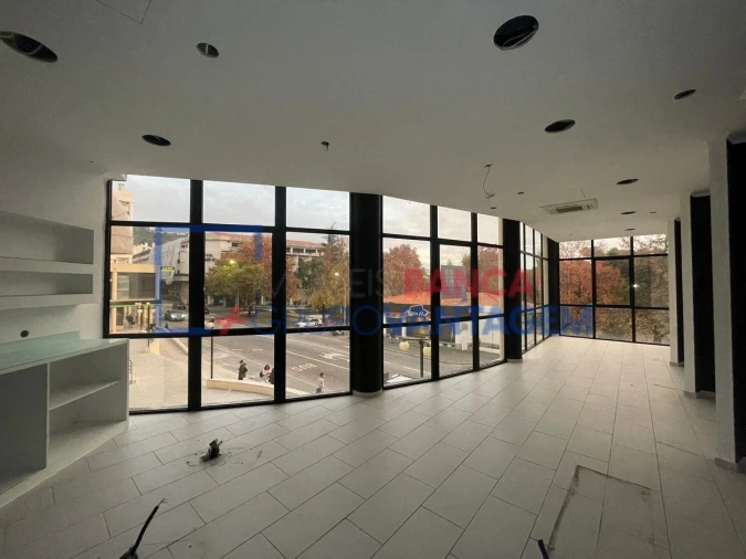 Loja para Venda em Sé e São Lourenço Foto 1