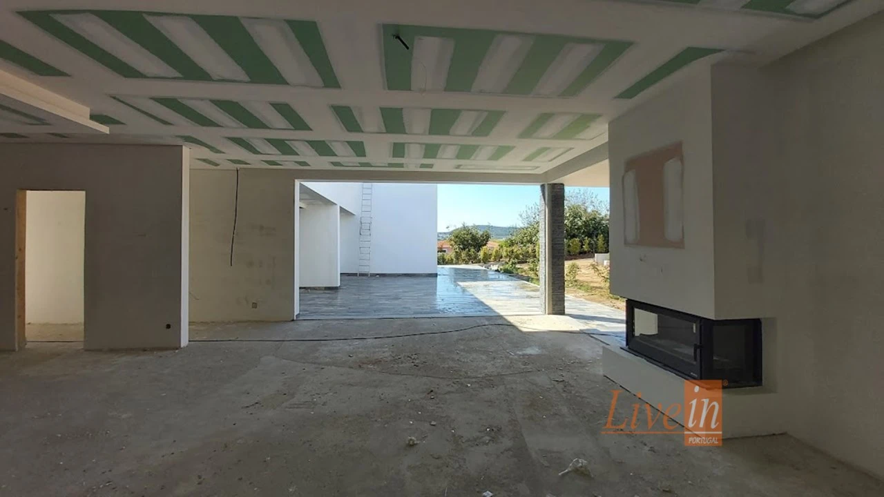 Quinta T4 para Venda em Azueira e Sobral da Abelheira Foto 5